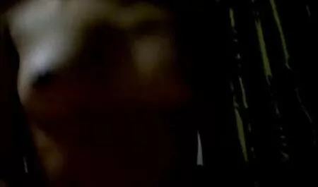 Party Girls potelées films adulte streaming sucent des bites dans le pub