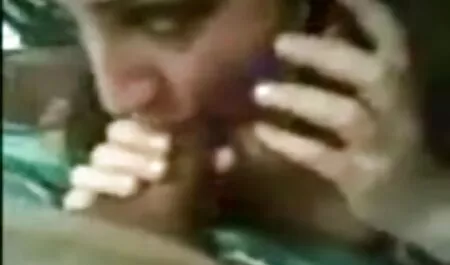 Fumer la chaude Brooke Brand reçoit un massage film adulte pour femme interracial