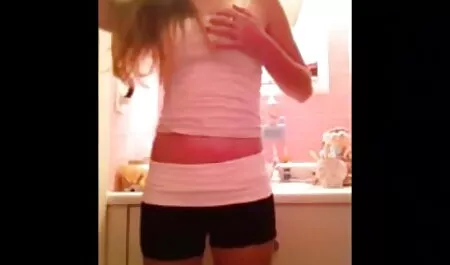 jeune excité dans le film pour adulte porno chat