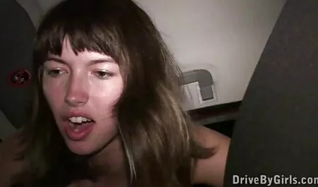 Hot brunette masturbe sa chatte film adulte xxx chauve avec un gode rose