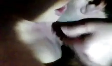 Écolière asiatique se branle avec un mec film adulte francais qu'elle a rencontré en ligne
