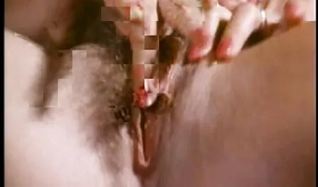 Plantureuse amateur suce et chevauche une bite film porno gratuit adulte pendant un quatuor sauvage