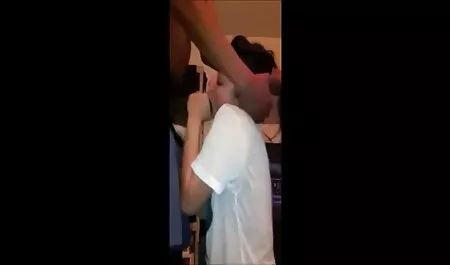 Les lesbiennes chaudes Adria vidéo adulte amateur Rae et Jenna Jones font des ciseaux après le yoga