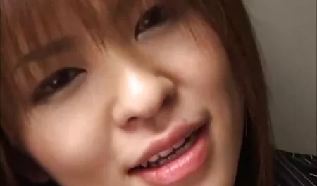 Cette petite bite se fait sucer puis films adultes x elle grossit